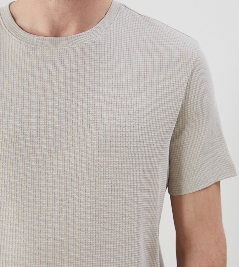 Textured Short Sleeves Casual T-Shirt