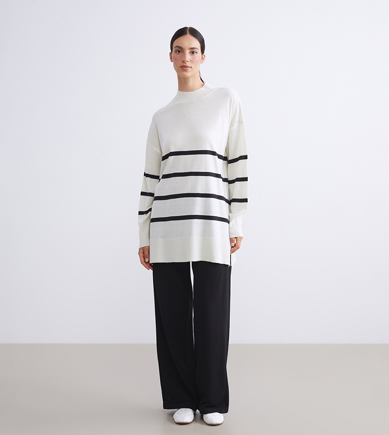 سويتر تونيك مخطط برقبة عالية وهمية