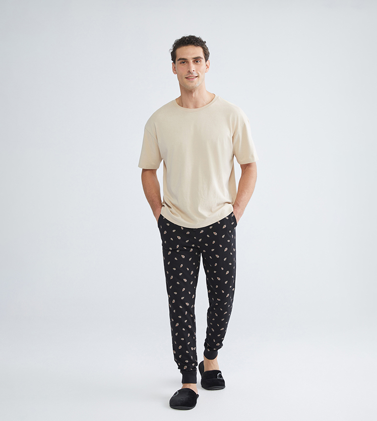 بنطال جوغر بيجاما بطبعة 