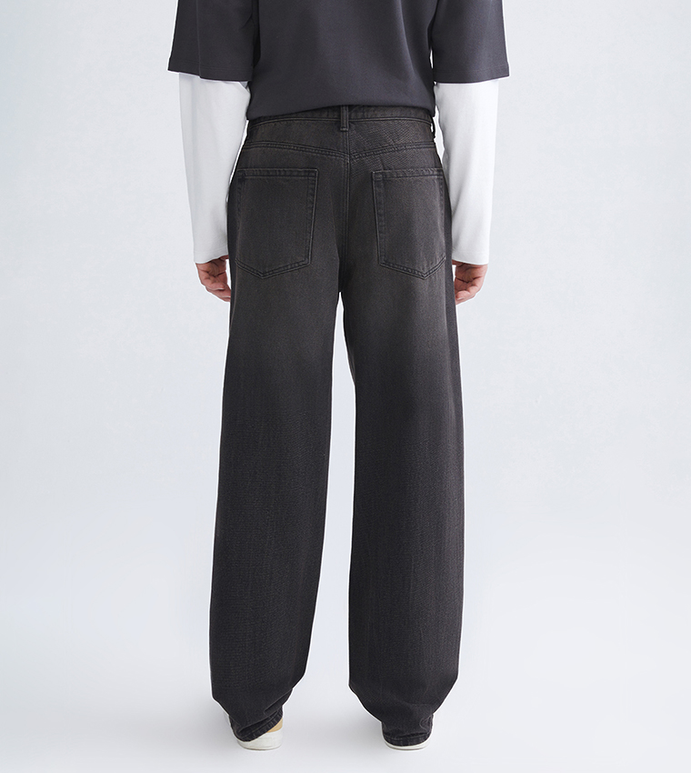 Washed Mid-Rise Straight Fit Jeans