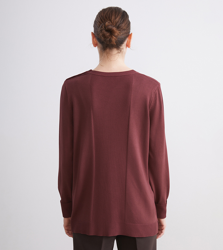 سويتر منسوج بياقة مستديرة 