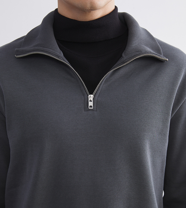 Half Zippered Long Sleeves Sweatshirt