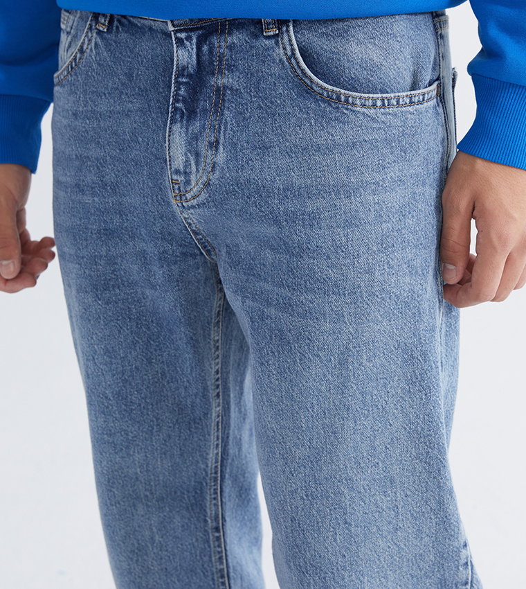 700 Faded Straight Fit Jeans