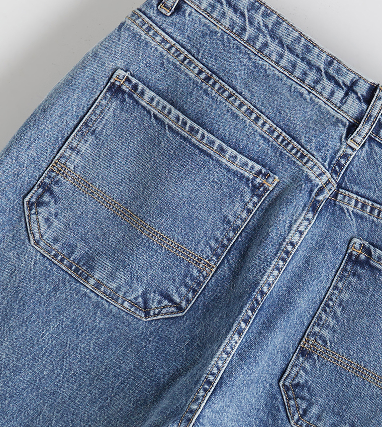 700 Faded Straight Fit Jeans