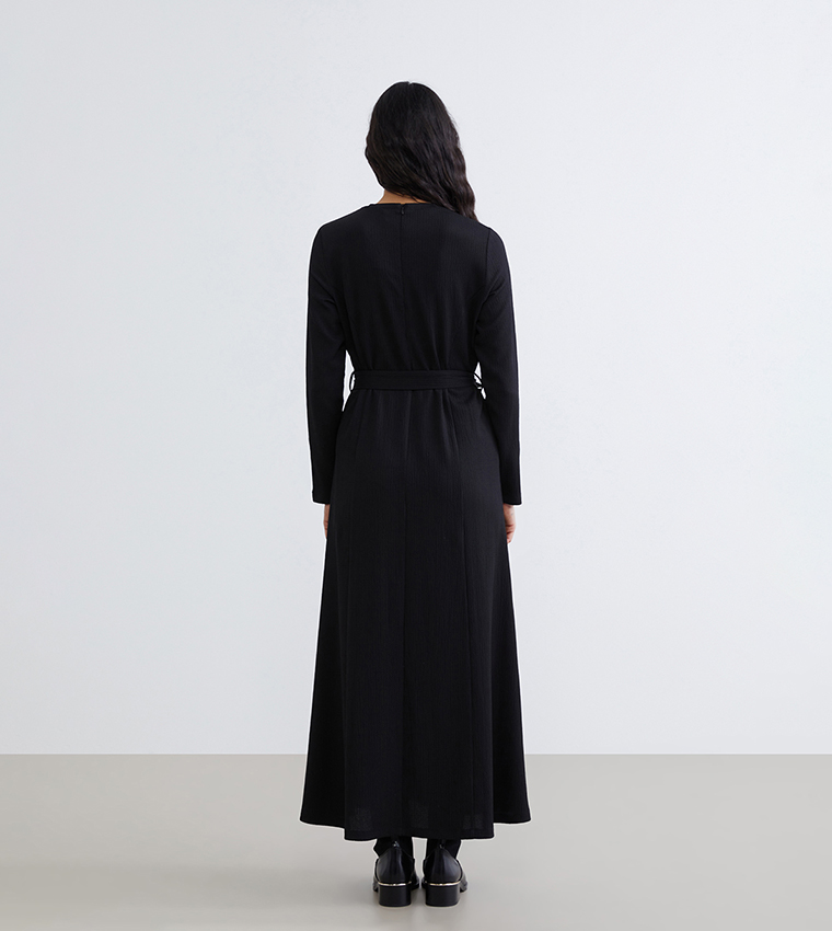 Textured Crew Neck Belted Maxi Dress