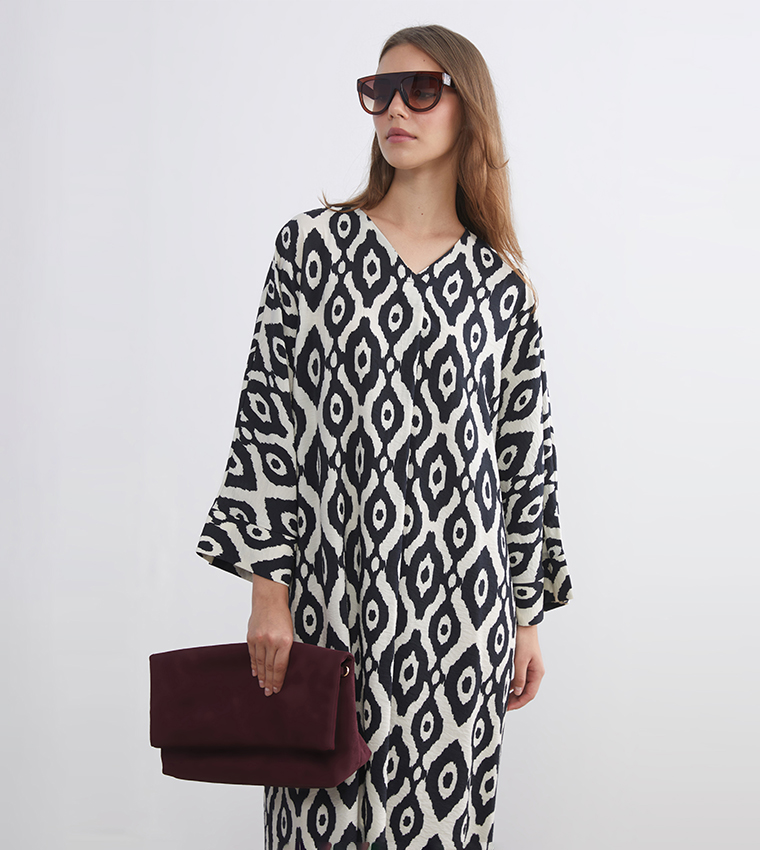 Patterned V-Neck 3/4 Sleeves Midaxi Dress
