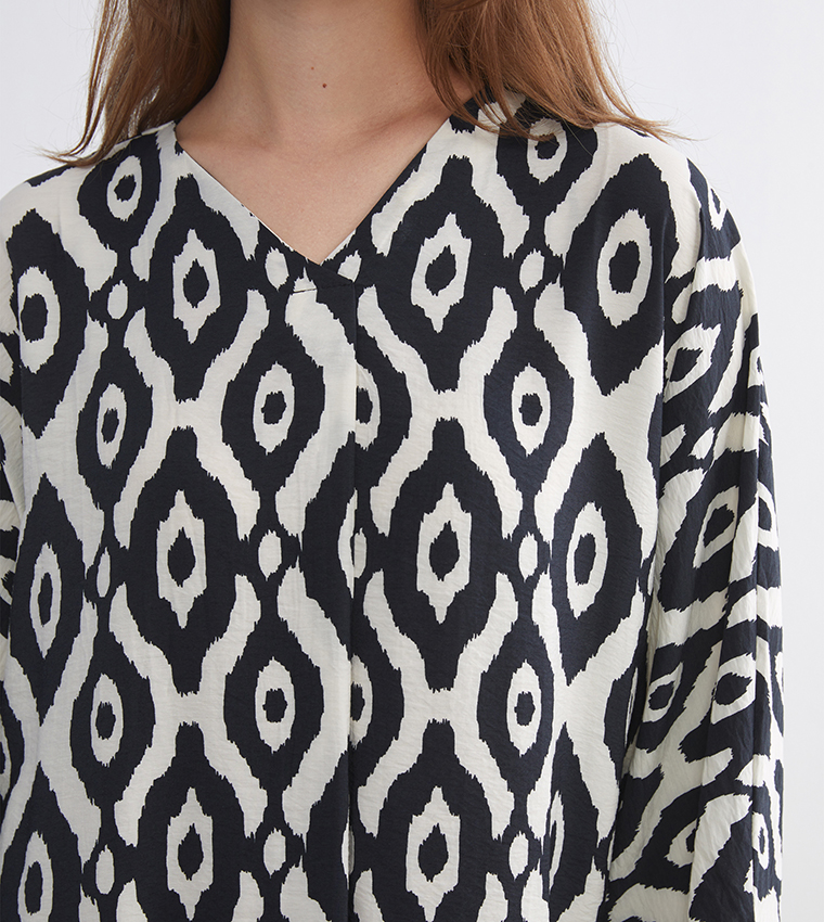 Patterned V-Neck 3/4 Sleeves Midaxi Dress