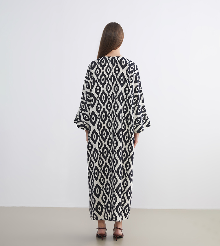 Patterned V-Neck 3/4 Sleeves Midaxi Dress