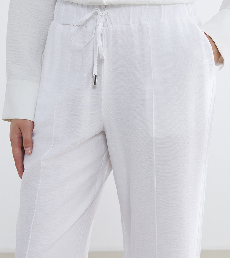 بنطلون واسع برباط 