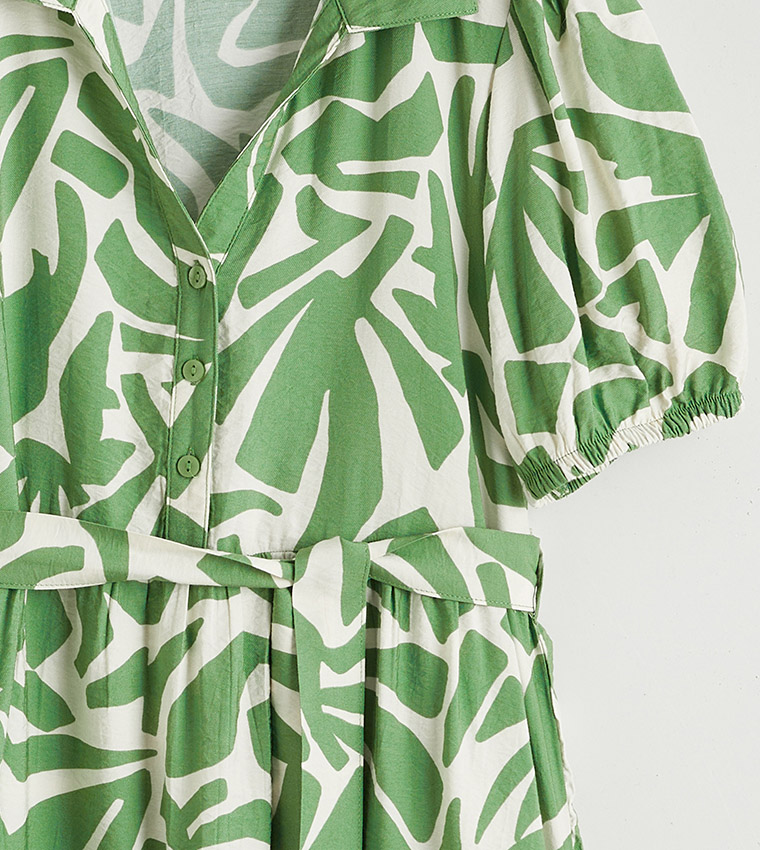 فستان ميني بطبعة وكم قصيرة