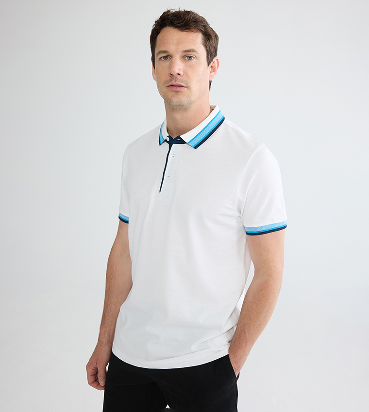 تيشيرت بولو بكم قصير بحواف متباينة