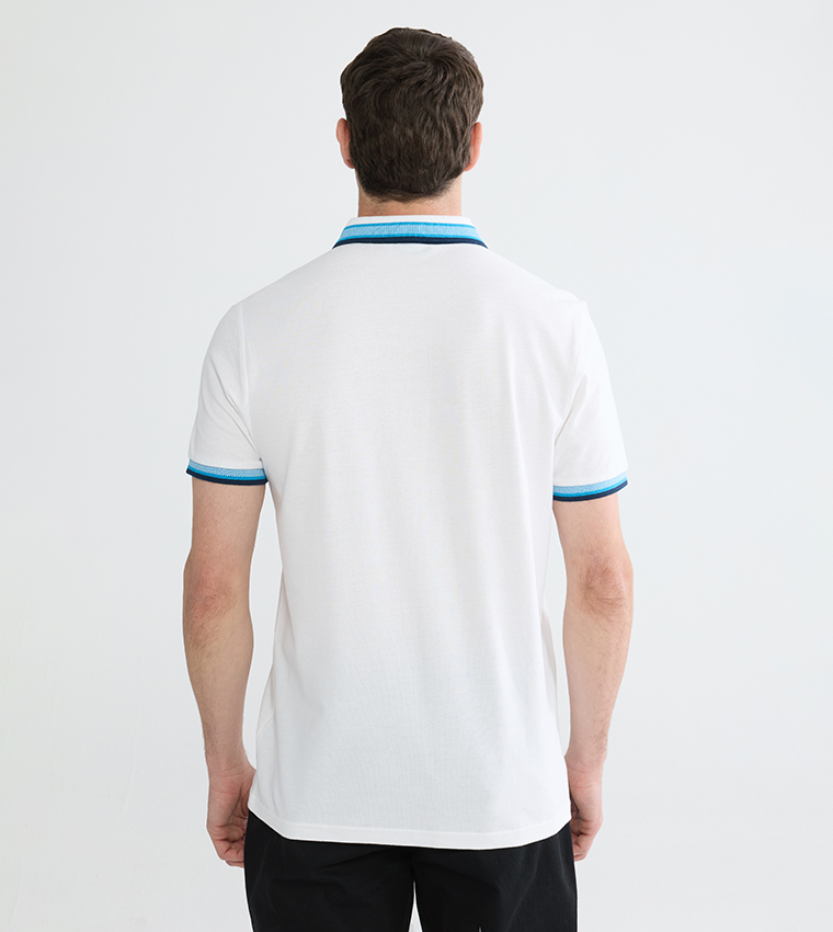 تيشيرت بولو بكم قصير بحواف متباينة