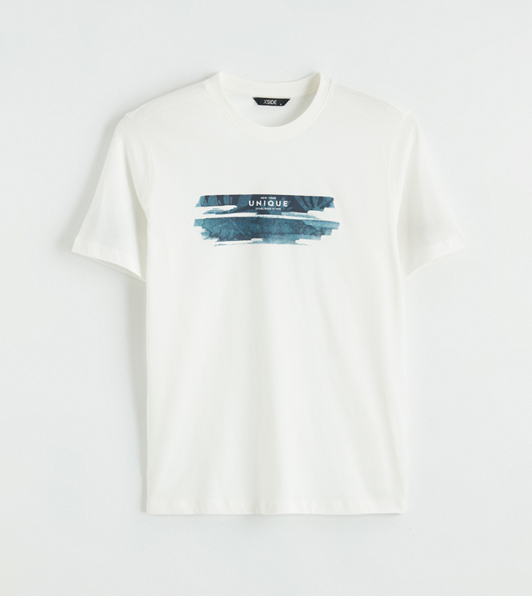 تيشيرت بطبعة وكم قصير