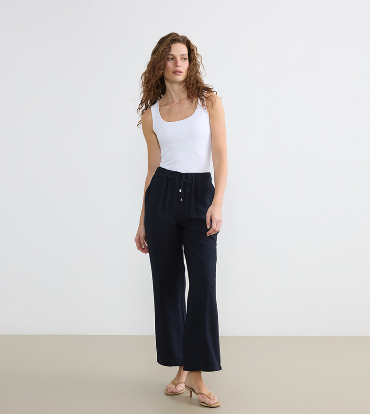 بنطلون برباط على الخصر 