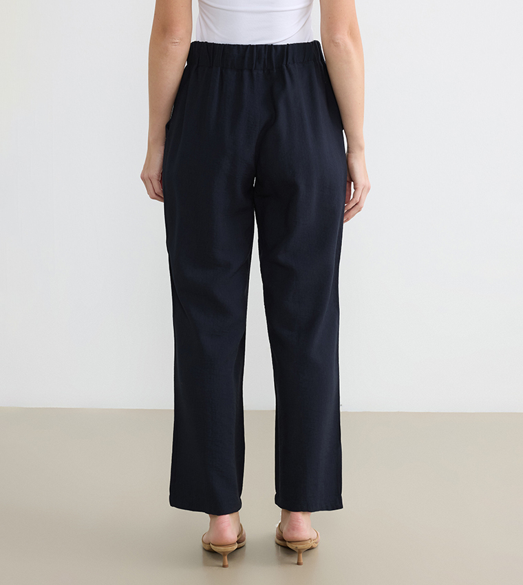 بنطلون برباط على الخصر 