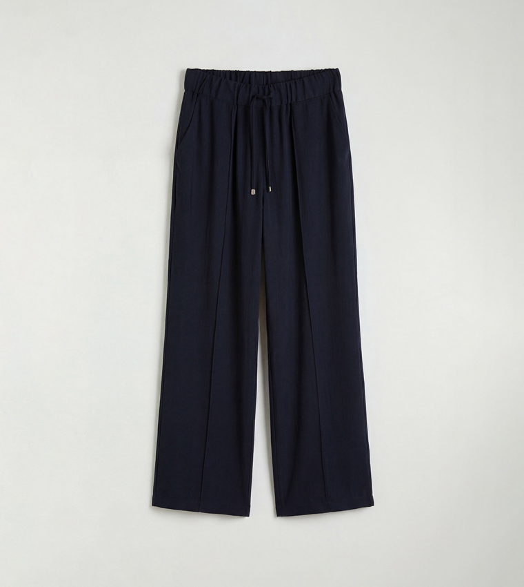 بنطلون برباط على الخصر 