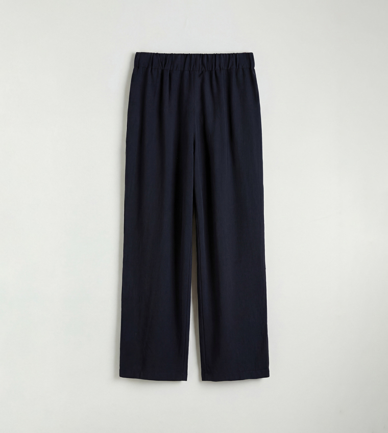 بنطلون برباط على الخصر 