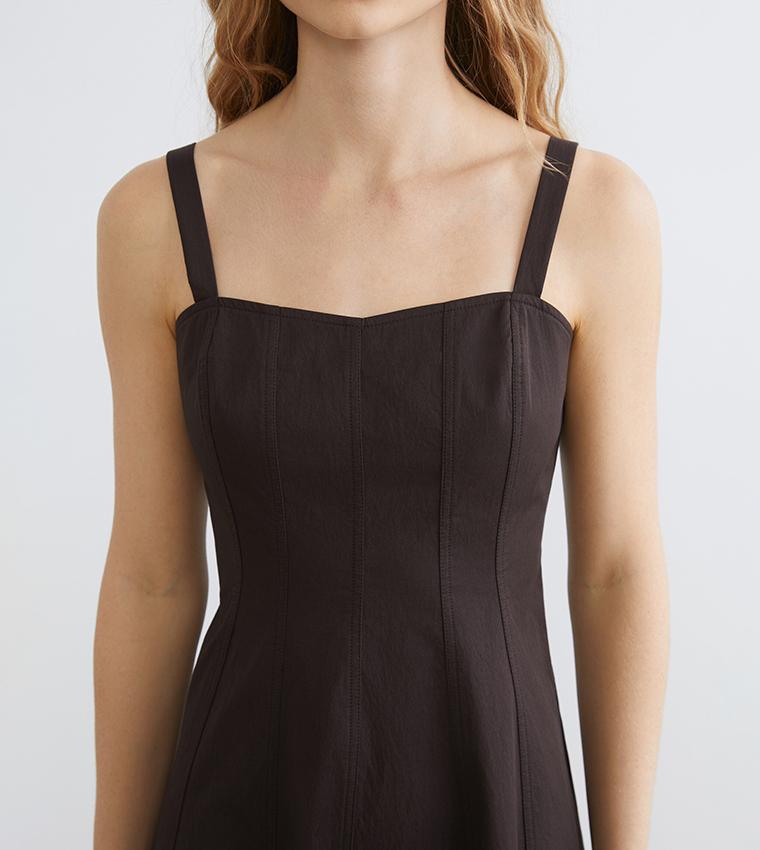 Solid Sweetheart Neck Strappy Midi Dress