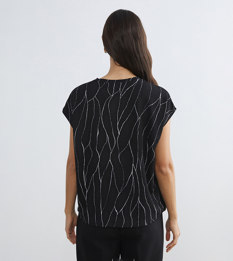 Patterned Short Sleeves Top