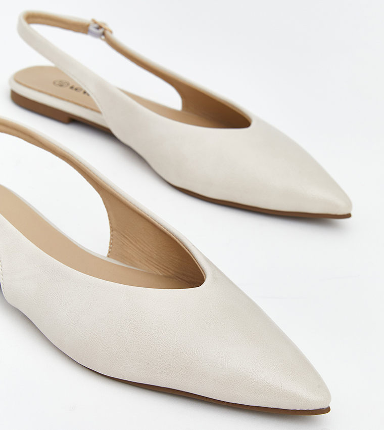 حذاء فلات بحزام خلفي بمقدمة مدببة