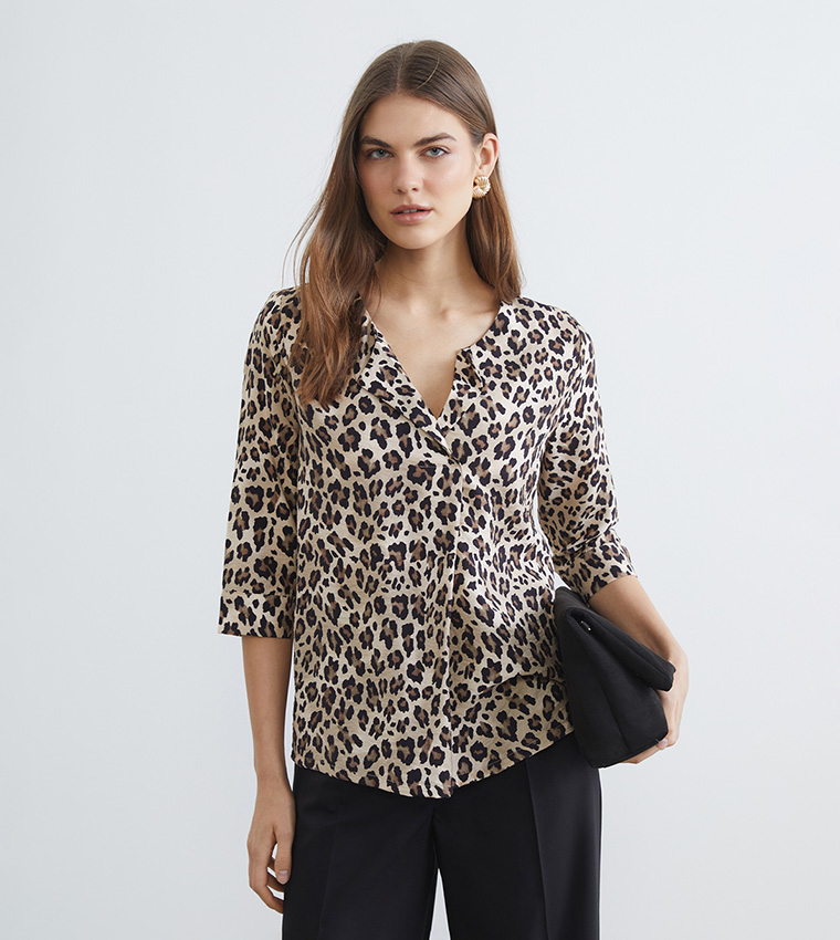 Leopard Printed V-Neck Top