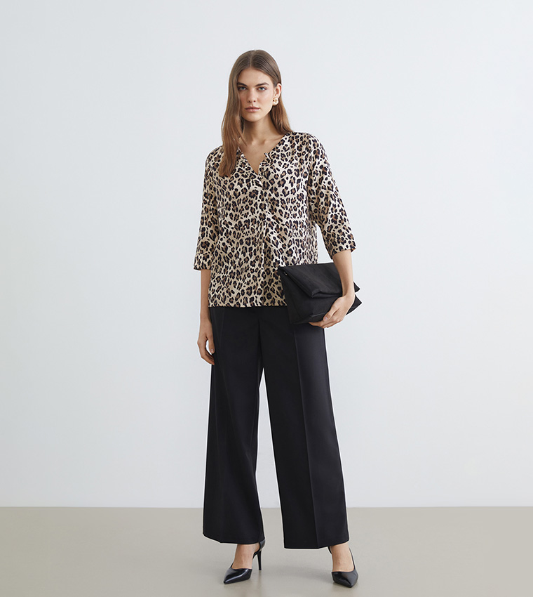Leopard Printed V-Neck Top