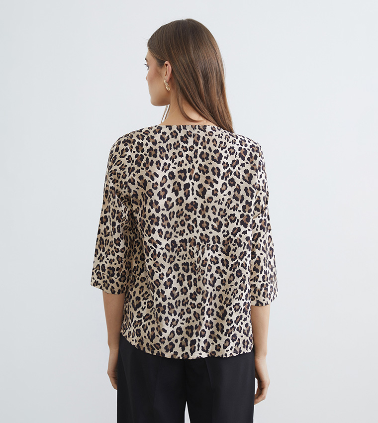 Leopard Printed V-Neck Top