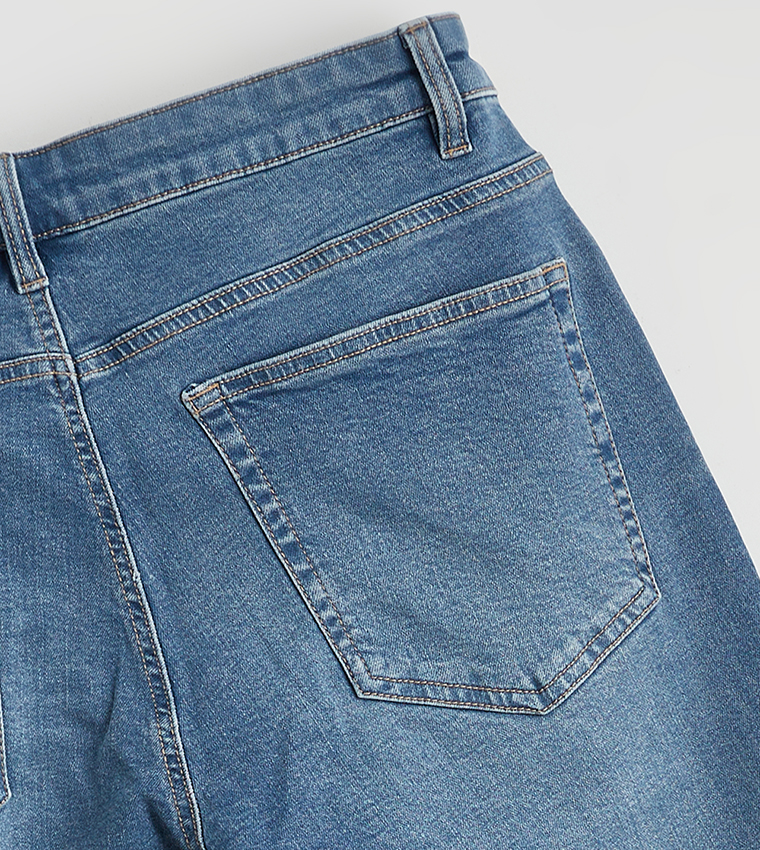 750 Washed Slim Fit Jeans