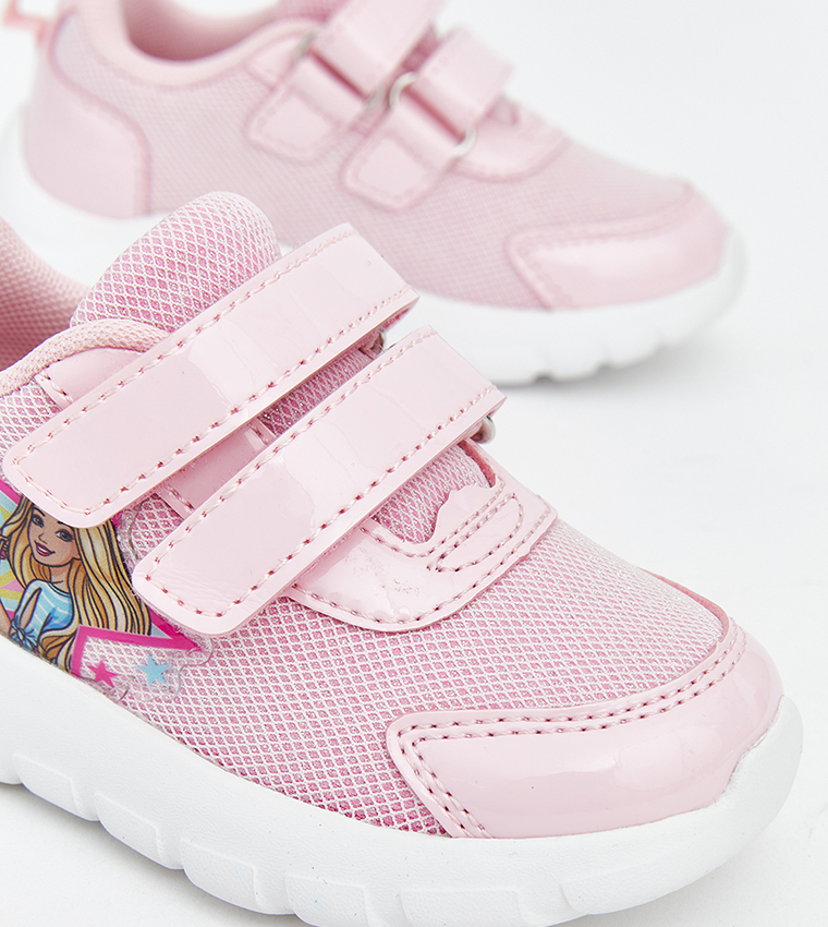 سنيكرز بطبعة باربي بحزام فليكرو 