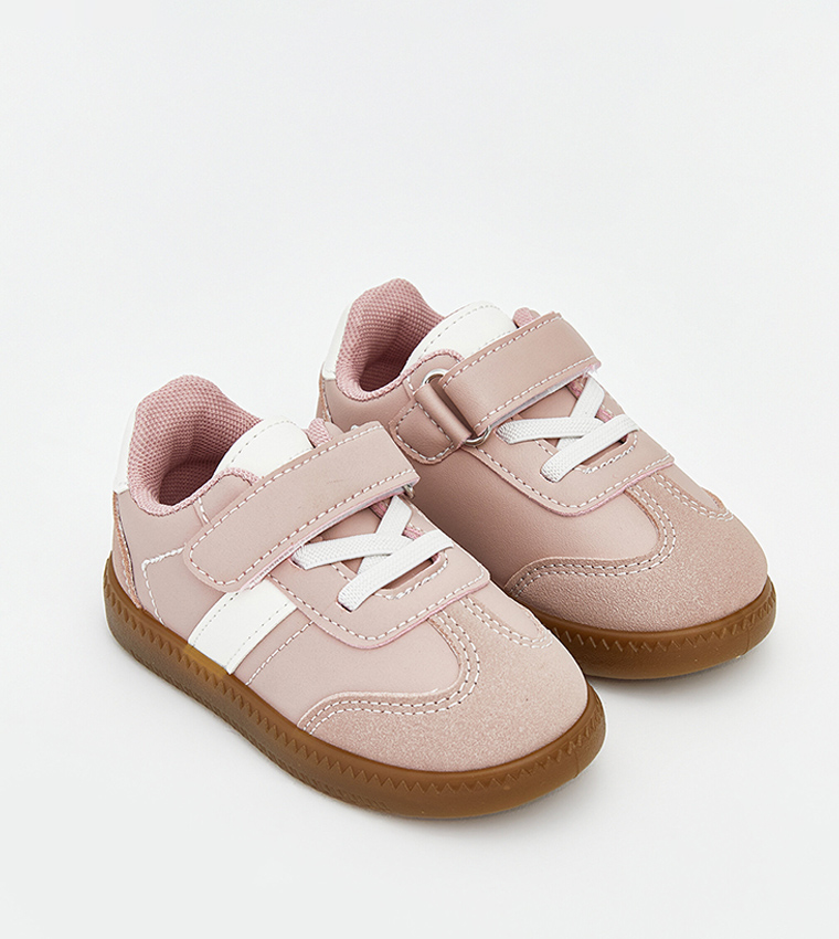 سنيكرز شبه شامواه بحزام فليكرو 