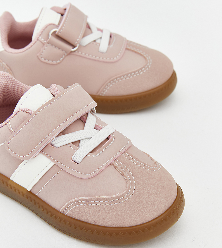 سنيكرز شبه شامواه بحزام فليكرو 