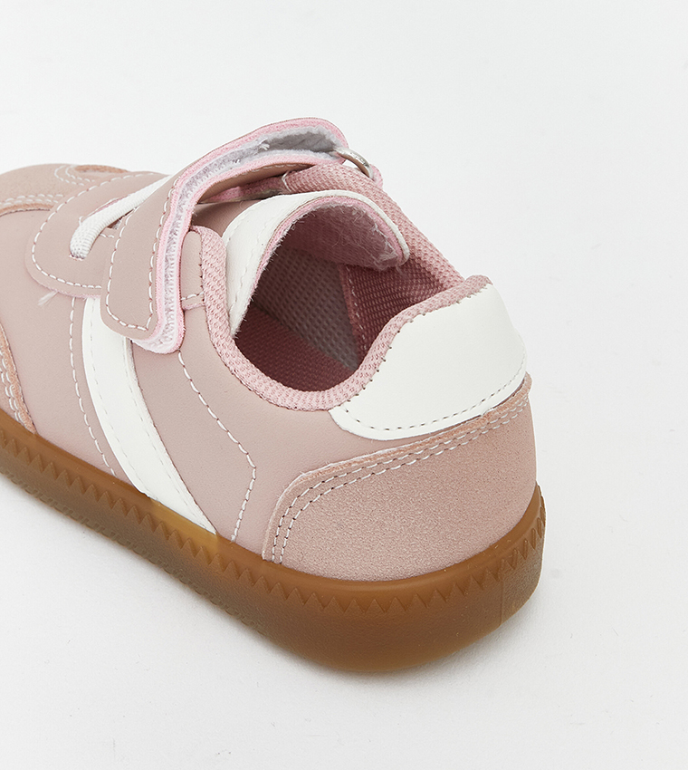 سنيكرز شبه شامواه بحزام فليكرو 