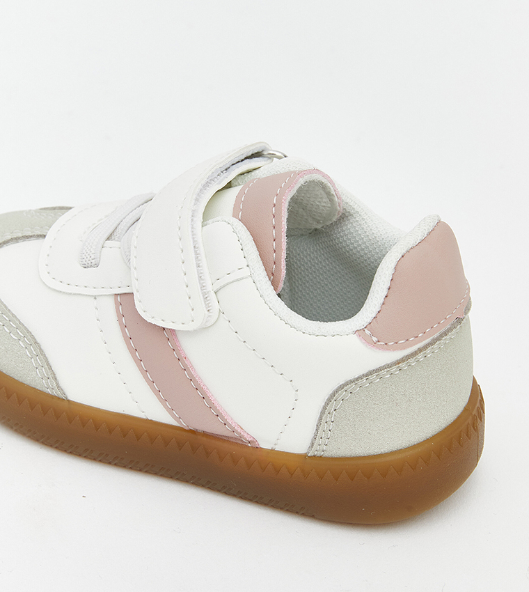 سنيكرز شبه شامواه بحزام فليكرو 