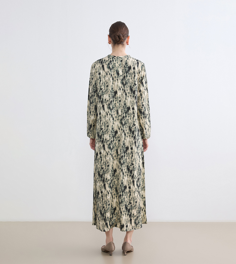 فستان ميداكسي بقبة ماندرين بنقشة