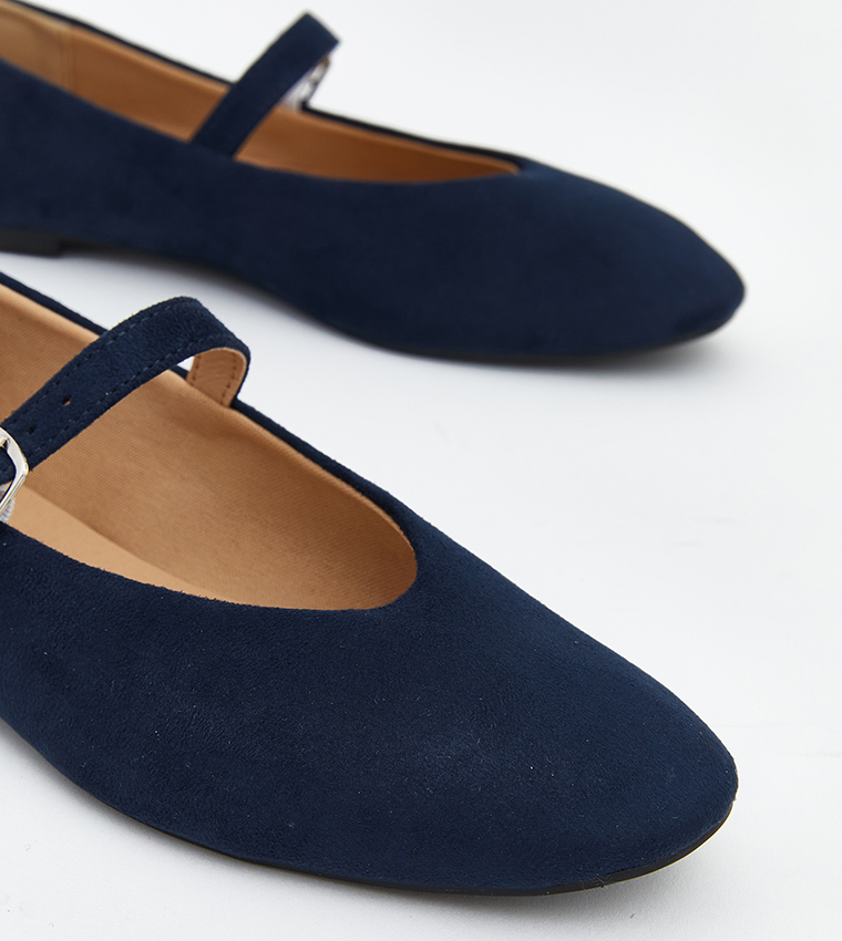 حذاء ماري جين شبه شامواه