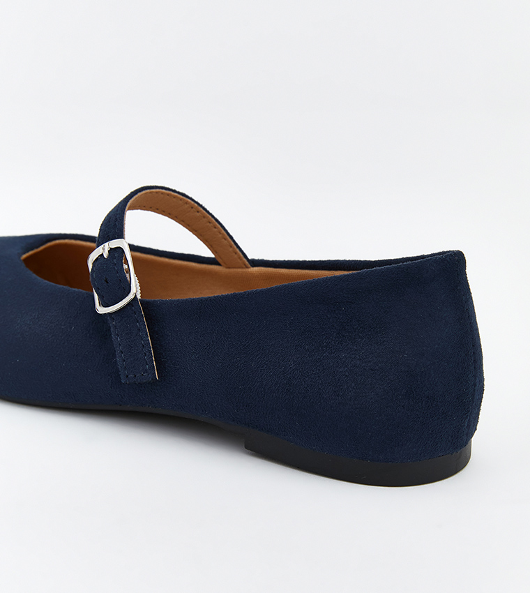 حذاء ماري جين شبه شامواه