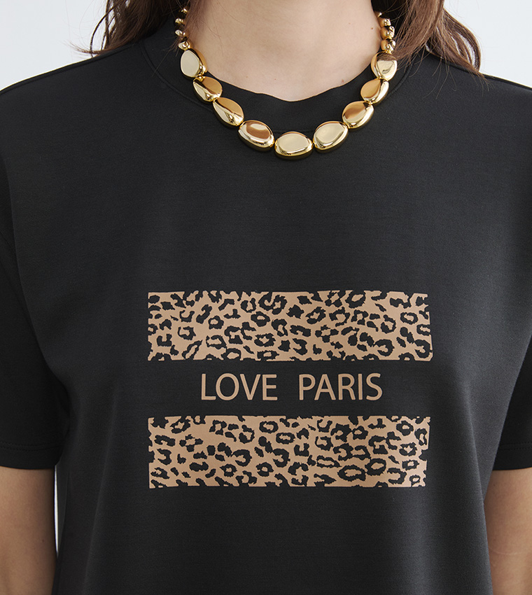 تيشيرت ناعم بقبة مستديرة وطبعة فهد 