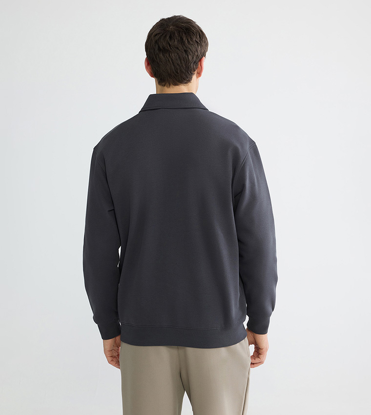 Solid Collared Long Sleeves Sweatshirt