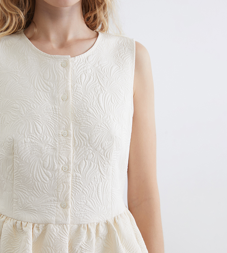 Embossed Short Sleeves Peplum Top