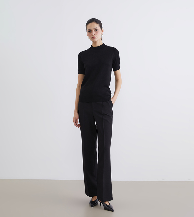 سويتر محبوك بقبة عالية