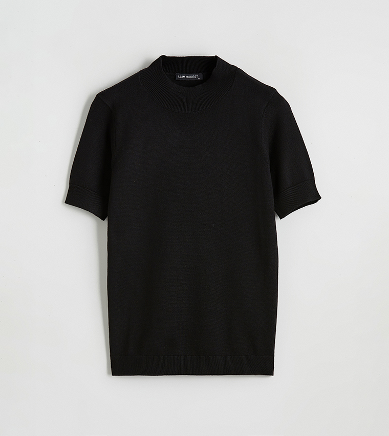 سويتر محبوك بقبة عالية