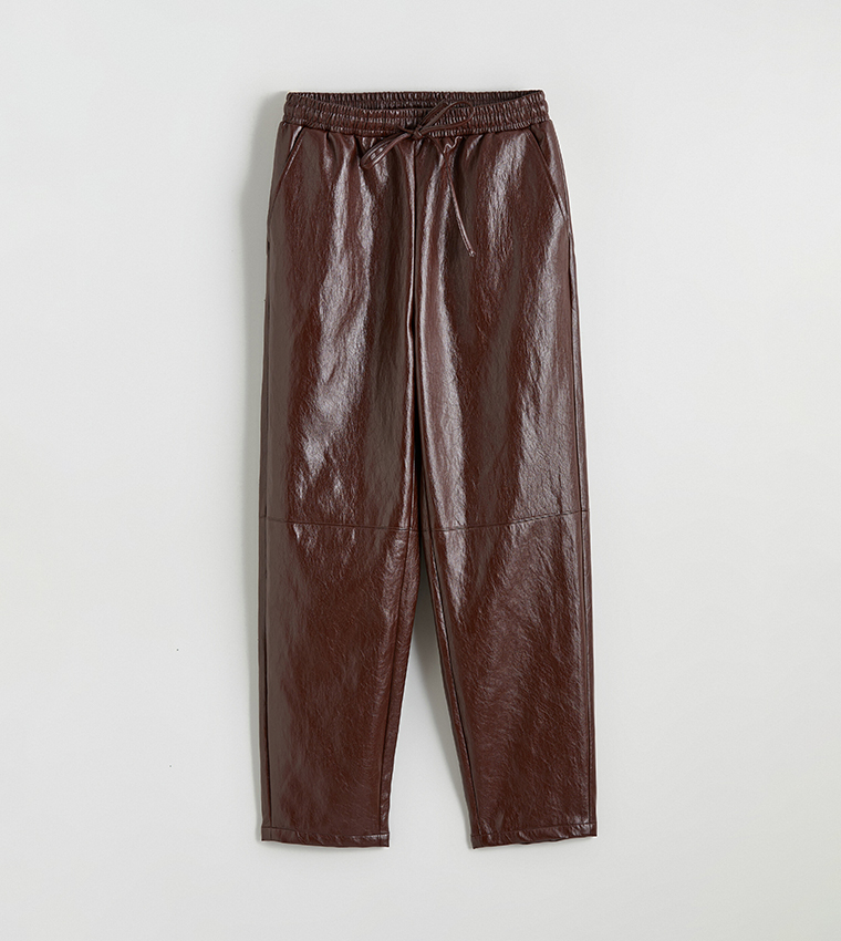 بنطلون بخصر مطاطي بملمس جلد