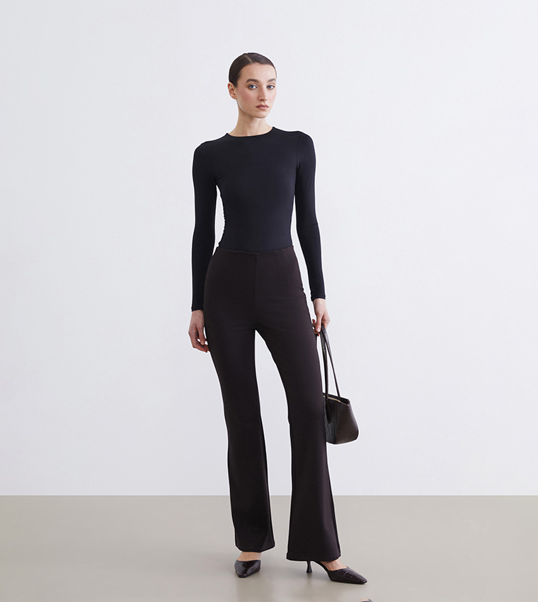 بنطلون واسع ضيق سادة بكسرات 