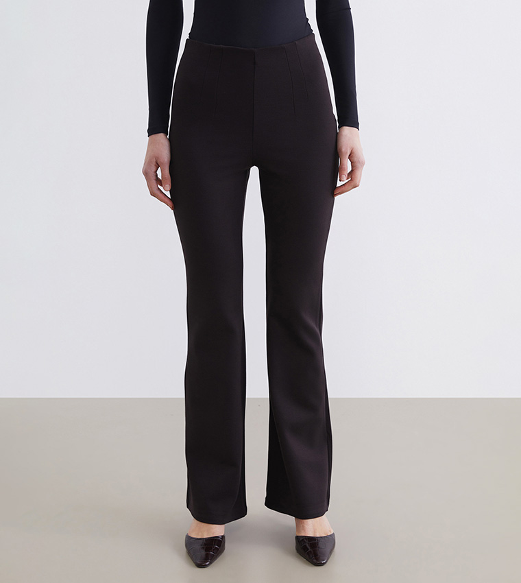 بنطلون واسع ضيق سادة بكسرات 