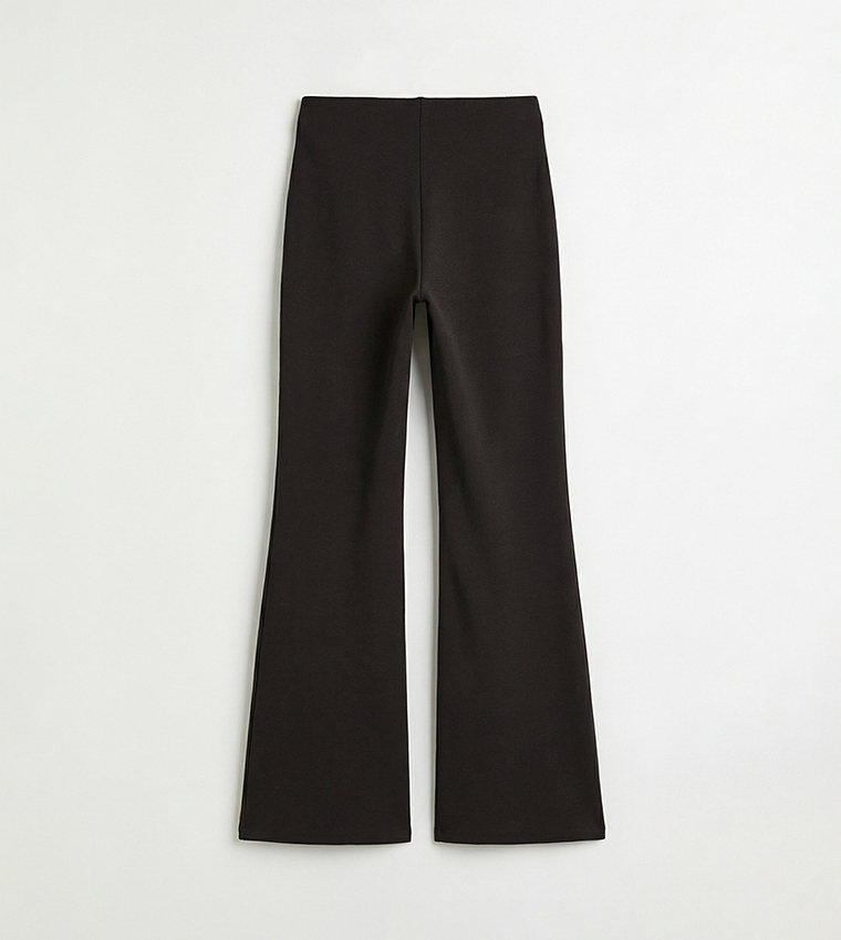 بنطلون واسع ضيق سادة بكسرات 