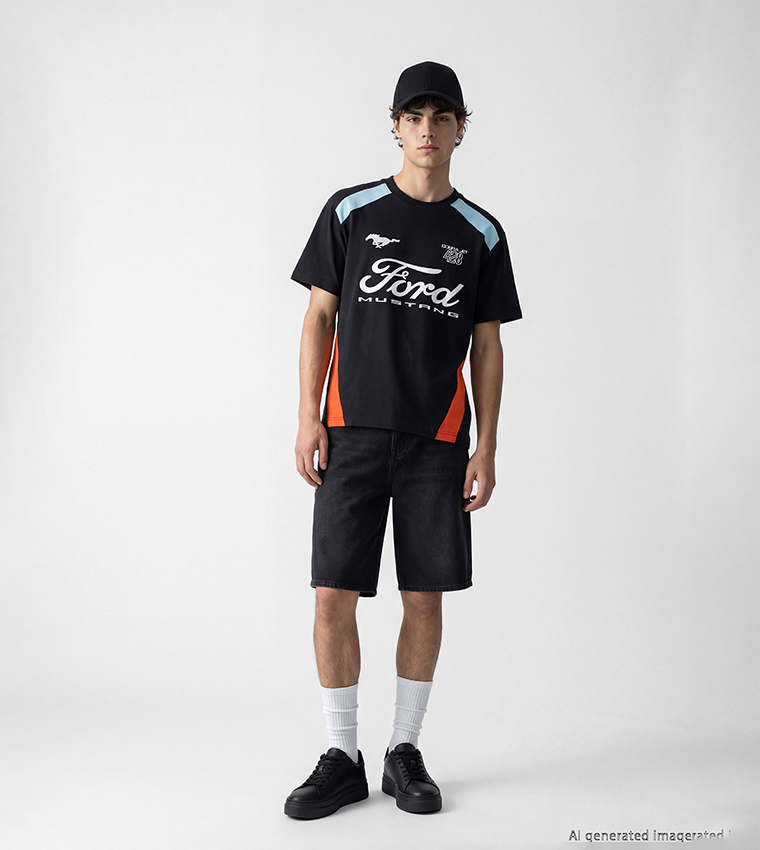 تيشيرت بقبة مستديرة بطبعة فورد