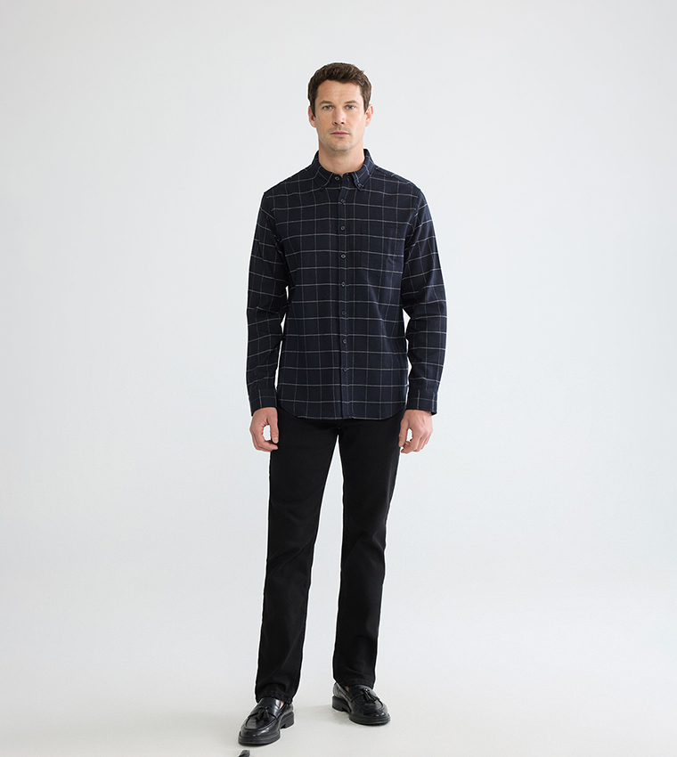 قميص مربعات بقبة مثبتة بأزرار