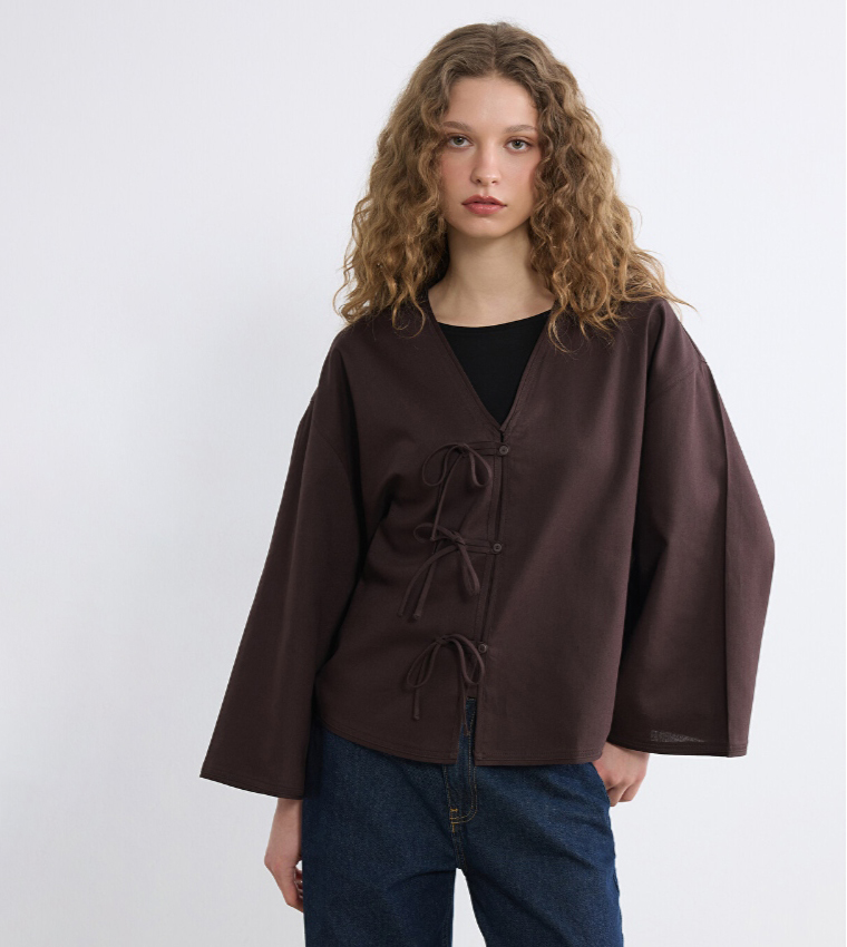 كيمونو أوفرسايز سادة بقبة V ورباط