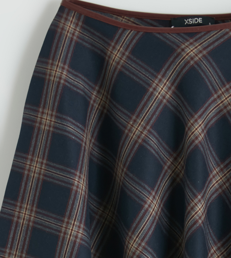 تنورة ميداكسي كاروهات واسعة بخصر مرن