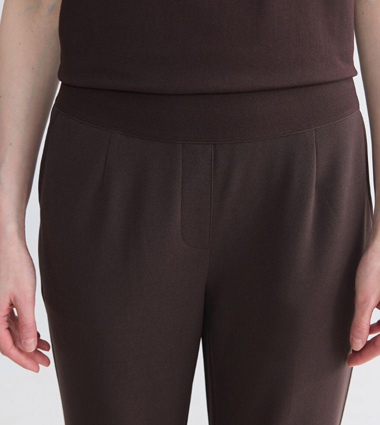 Solid Regular Fit Cropped Trousers